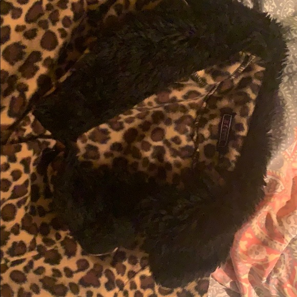 Size XL- excellent condition - Picture 2 of 4